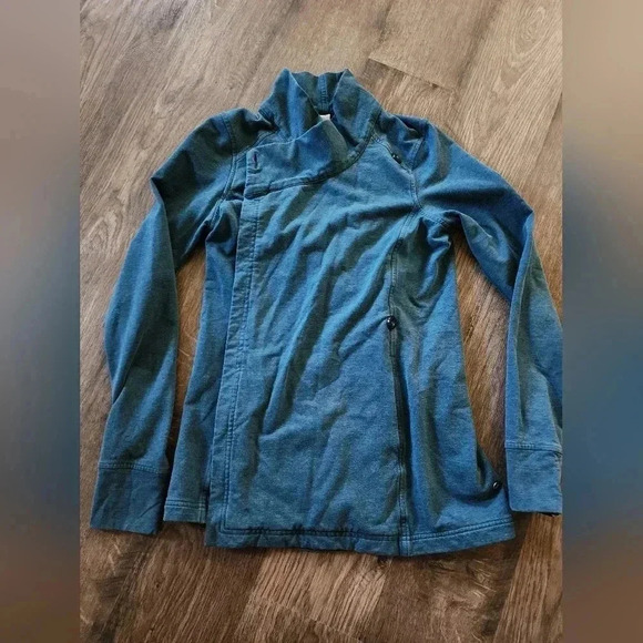 lululemon athletica Jackets & Blazers - 🍋Lululemon Coast Wrap ll- Size 4 - EUC🦄